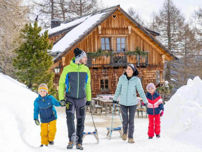 Rodeln mit der Familie &copy; Ferienregion Salzburger Lungau